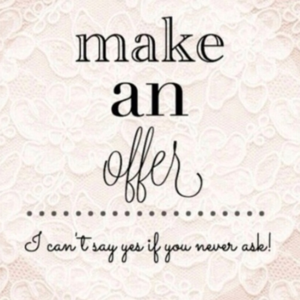MAKE AN OFFER! Everything’s negotiable ❤️